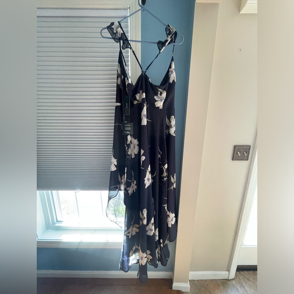 Lulu’s XS Navy Blue Floral Dress